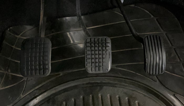 2017 Tata Tiago XZ PETROL, Petrol, Manual, 64,015 km, Pedals