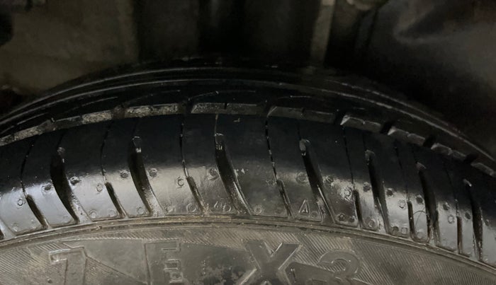 2017 Tata Tiago XZ PETROL, Petrol, Manual, 64,015 km, Right Rear Tyre Tread