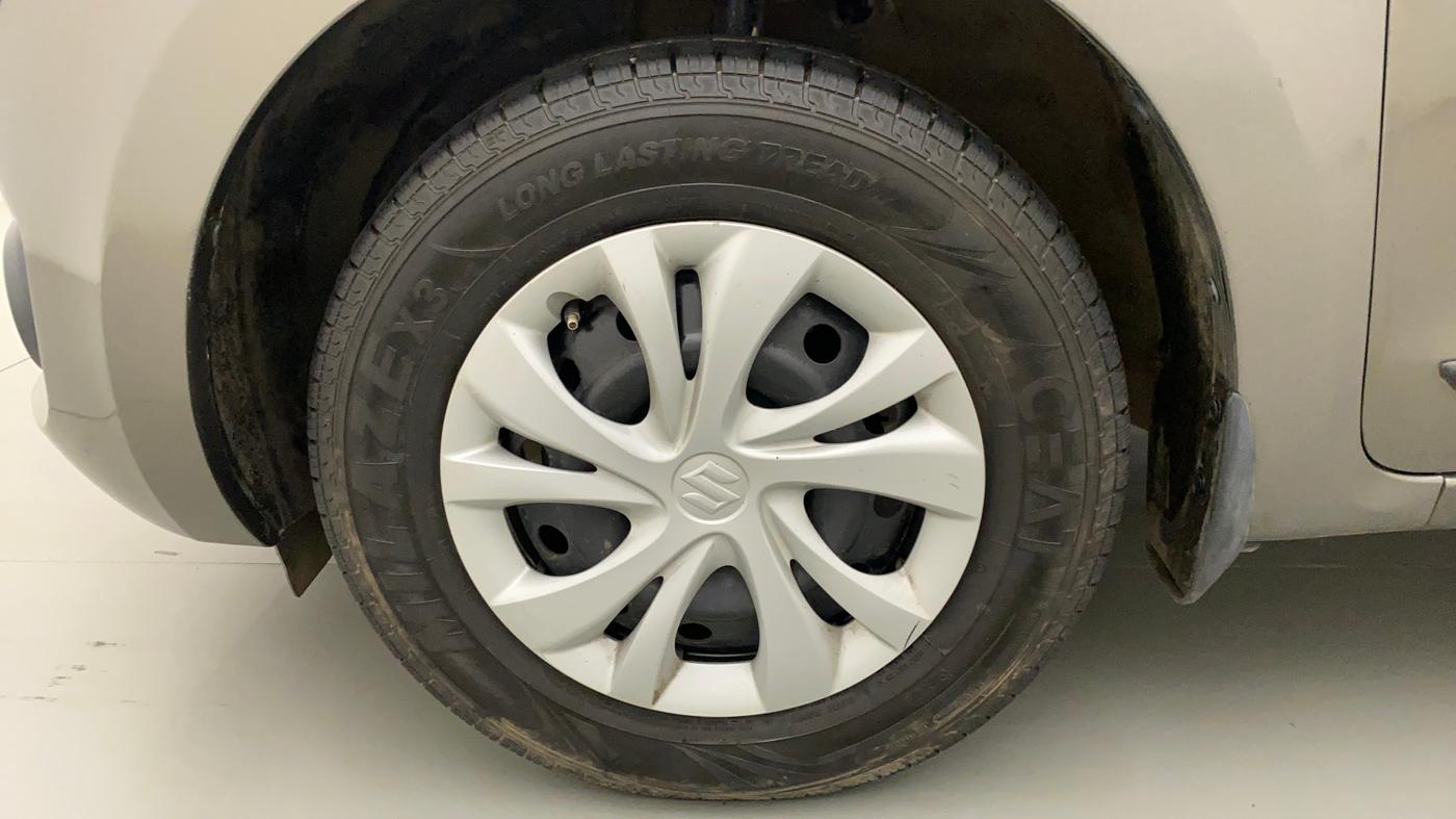 2021 Maruti Swift VXI, Petrol, Manual, 44,220 km, Left Front Wheel
