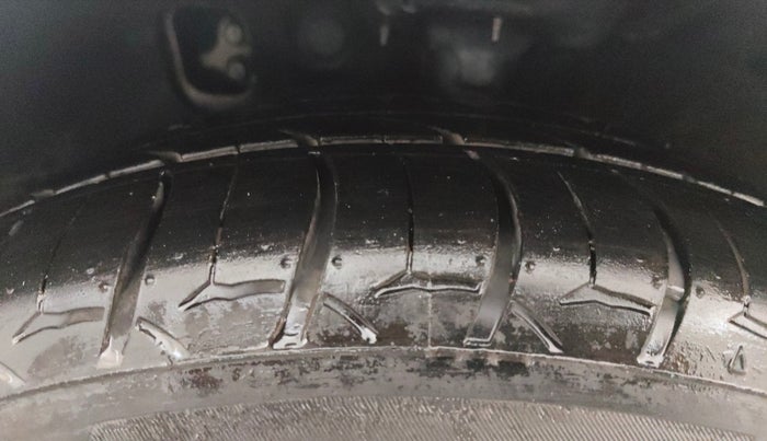 2023 Hyundai Verna SX 1.5 l MPI, Petrol, Manual, 37,974 km, Left Front Tyre Tread