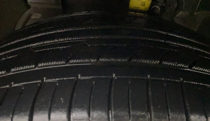 2019 Ford Ecosport TITANIUM + 1.5L DIESEL, Diesel, Manual, 66,861 km, Left Front Tyre Tread