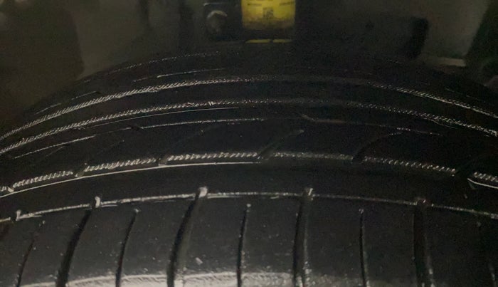 2019 Ford Ecosport TITANIUM + 1.5L DIESEL, Diesel, Manual, 66,861 km, Right Front Tyre Tread