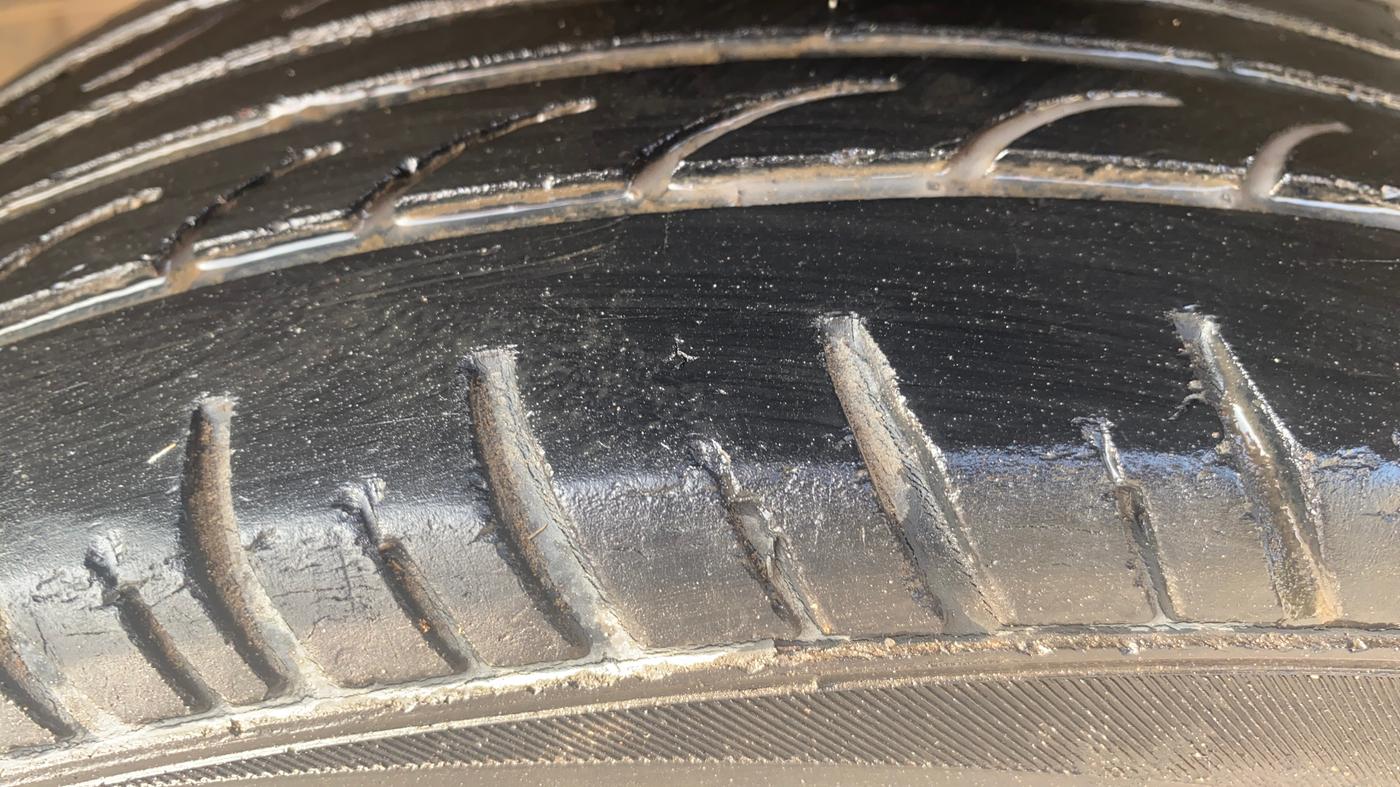 2014 Honda Amaze 1.2L I-VTEC E, CNG, Manual, 63,777 km, Left Front Tyre Tread