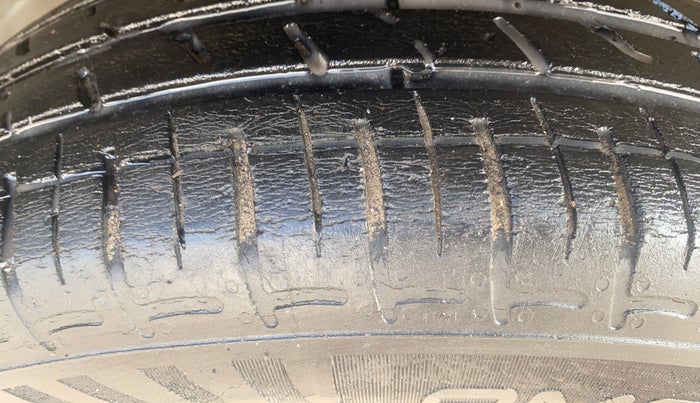 2014 Honda Amaze 1.2L I-VTEC E, CNG, Manual, 63,777 km, Right Front Tyre Tread