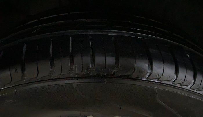 2021 Tata NEXON XZA PLUS (O) PETROL DARK EDITION, Petrol, Automatic, 87,304 km, Right Rear Tyre Tread