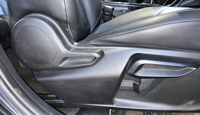 2021 Tata NEXON XZA PLUS (O) PETROL DARK EDITION, Petrol, Automatic, 87,304 km, Driver Side Adjustment Panel