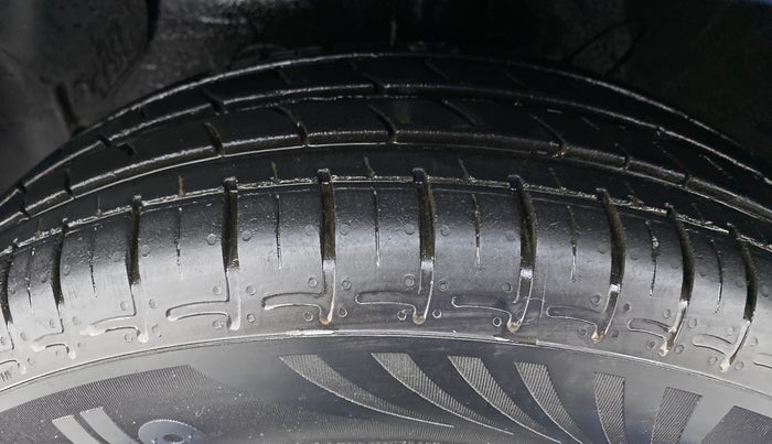 2020 Hyundai GRAND I10 NIOS SPORTZ PETROL, Petrol, Manual, 20,242 km, Left Front Tyre Tread