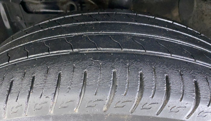2018 Maruti Vitara Brezza ZDI + AMT, Diesel, Automatic, 58,154 km, Left Front Tyre Tread