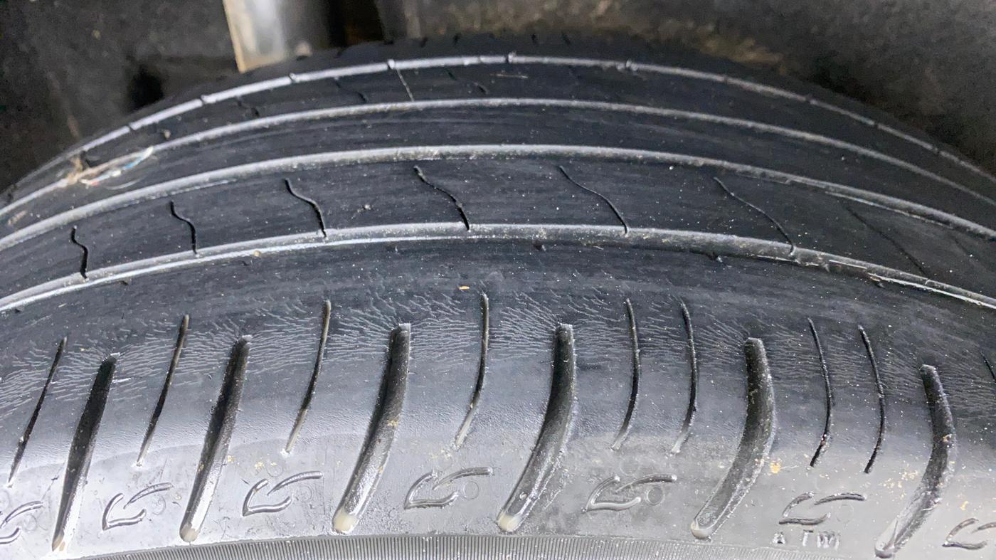 2018 Maruti Vitara Brezza ZDI + AMT, Diesel, Automatic, 58,154 km, Right Rear Tyre Tread