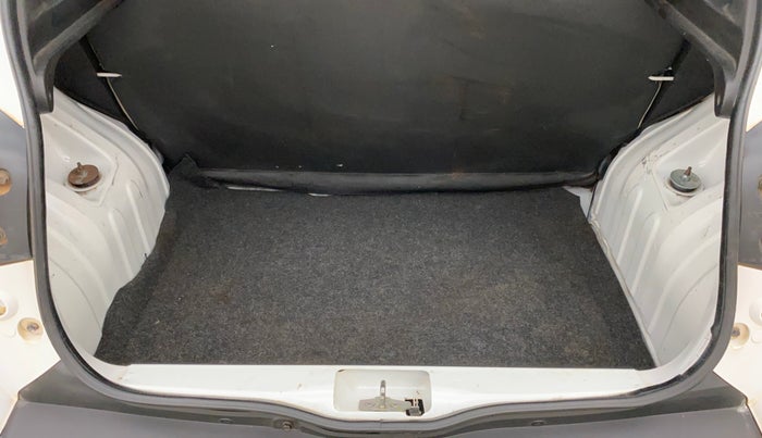 2017 Renault Kwid RXL, Petrol, Manual, 40,617 km, Boot Inside