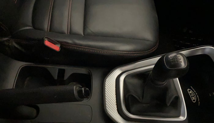 2021 KIA SONET HTK 1.2, Petrol, Manual, 29,485 km, Gear Lever