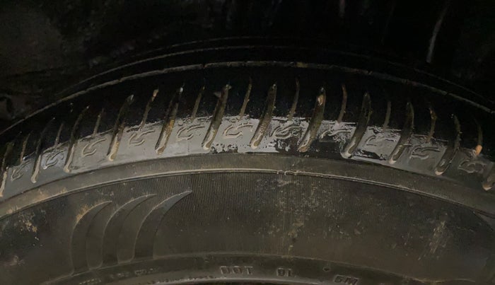 2021 KIA SONET HTK 1.2, Petrol, Manual, 29,485 km, Left Front Tyre Tread