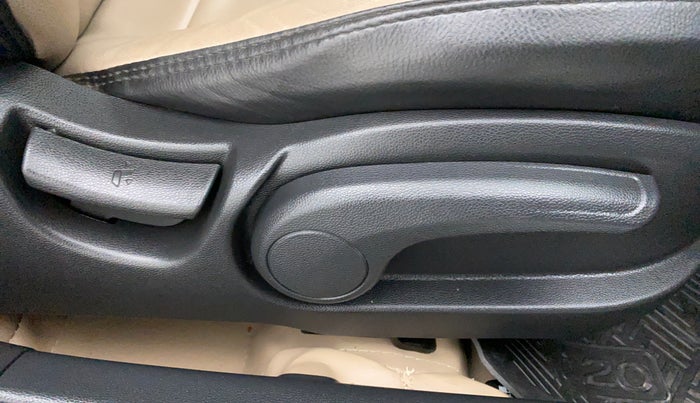 2020 Hyundai Elite i20 1.2 SPORTS PLUS VTVT, Petrol, Manual, 3,937 km, Driver Side Adjustment Panel