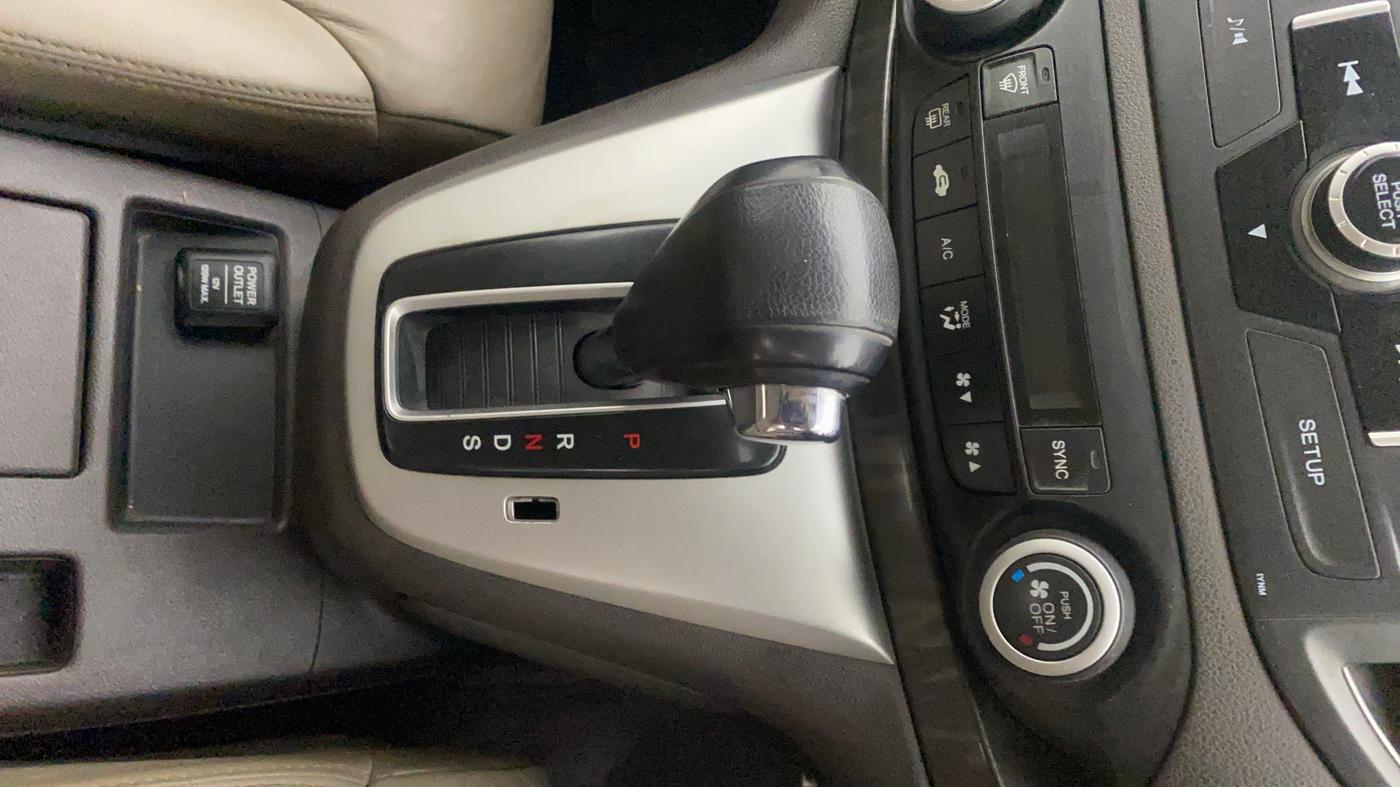 2013 Honda CRV 2.4 AWD AT, Petrol, Automatic, 87,946 km, Gear Lever