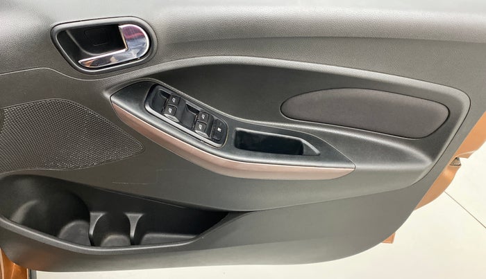 2018 Ford FREESTYLE TITANIUM 1.5 TDCI, Diesel, Manual, 32,240 km, Driver Side Door Panels Control