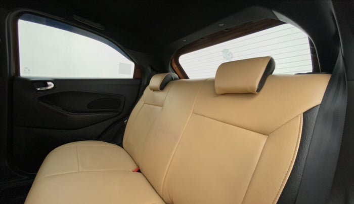 2018 Ford FREESTYLE TITANIUM 1.5 TDCI, Diesel, Manual, 32,240 km, Right Side Rear Door Cabin