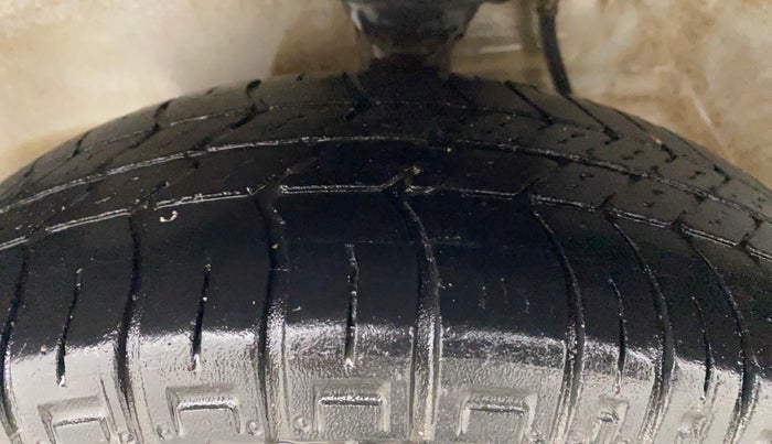 2017 Maruti Alto 800 LXI, Petrol, Manual, 26,945 km, Left Front Tyre Tread