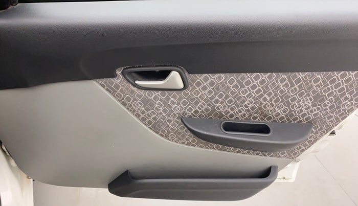 2017 Maruti Alto 800 LXI, Petrol, Manual, 26,945 km, Driver Side Door Panels Control
