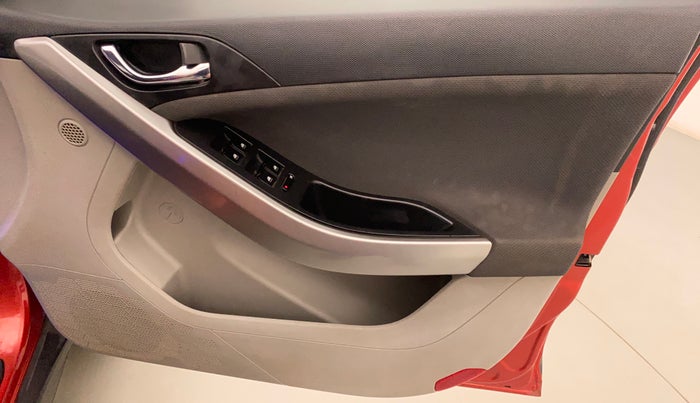 2018 Tata NEXON XZ PLUS DIESEL, Diesel, Manual, 70,896 km, Driver Side Door Panels Control