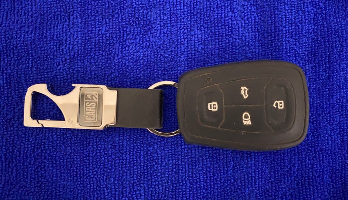 2018 Tata NEXON XZ PLUS DIESEL, Diesel, Manual, 70,896 km, Key Close Up