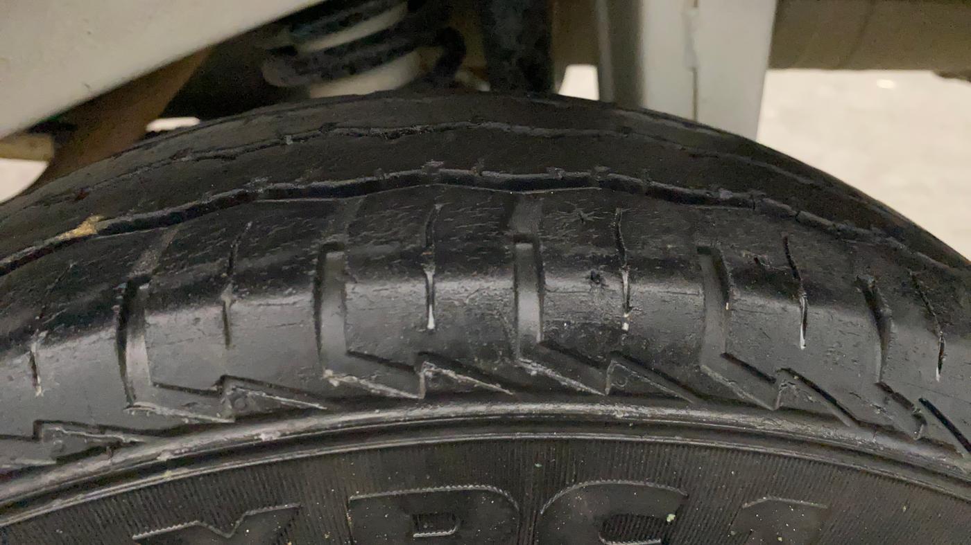 2023 Maruti Eeco 5 STR AC CNG, CNG, Manual, 41,811 km, Left Rear Tyre Tread