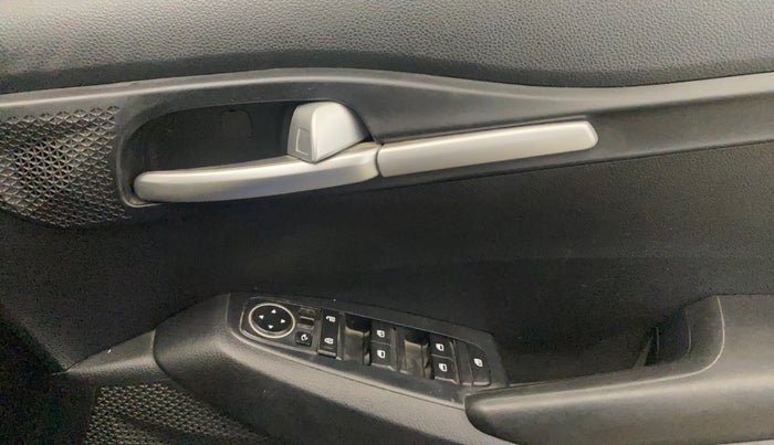 2020 KIA SELTOS HTK PLUS 1.5, Petrol, Manual, 73,344 km, Driver Side Door Panels Control