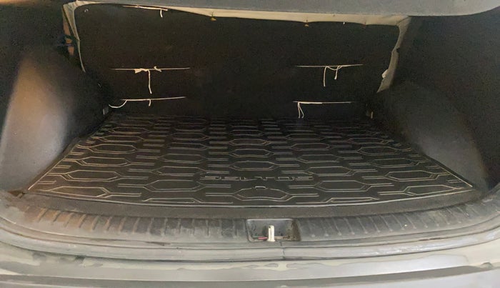 2020 KIA SELTOS HTK PLUS 1.5, Petrol, Manual, 73,344 km, Boot Inside