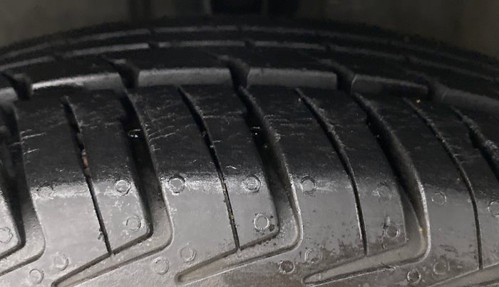 2012 Hyundai i10 SPORTZ 1.2 AT, Petrol, Automatic, 76,041 km, Left Front Tyre Tread