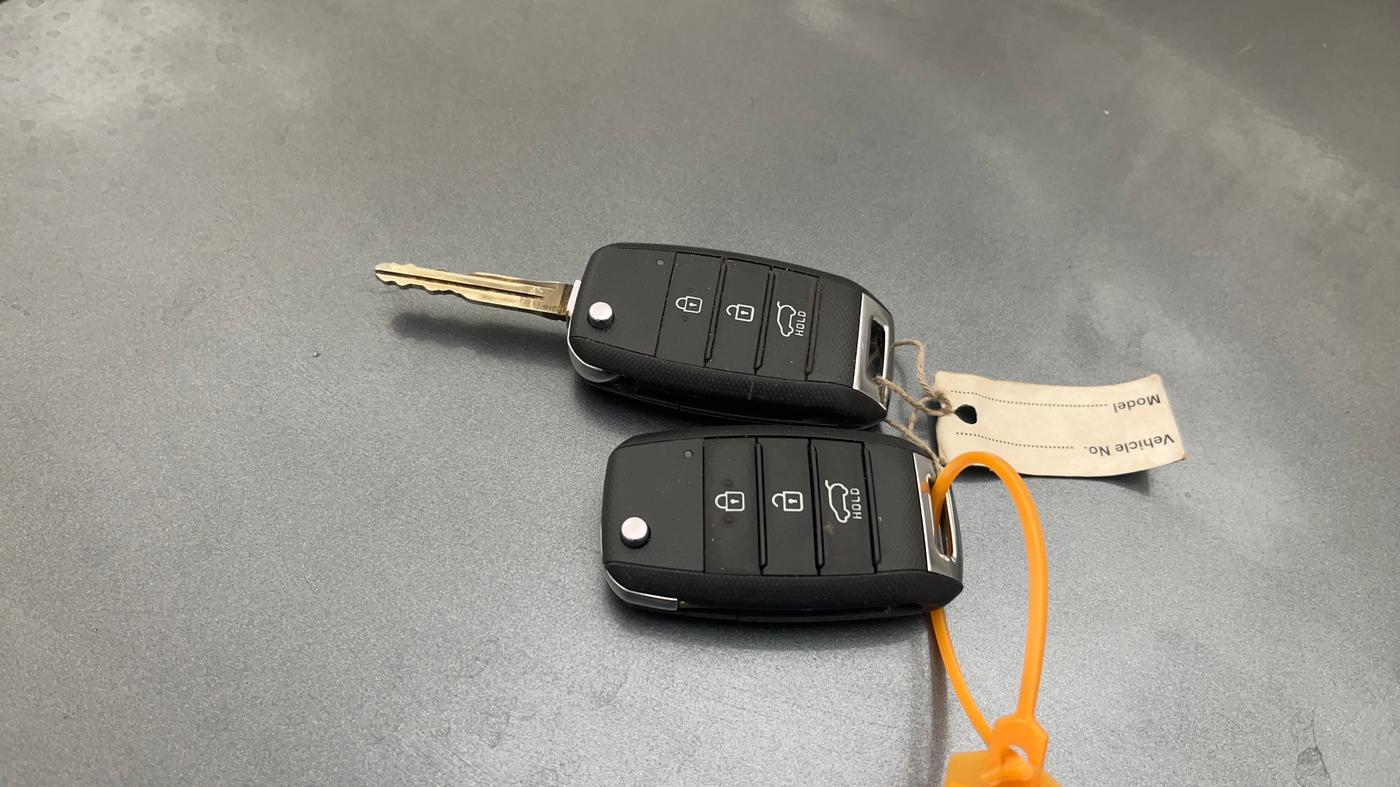 2023 KIA CARENS PRESTIGE 1.5 PETROL 7 STR, Petrol, Manual, 37,700 km, Key Close Up
