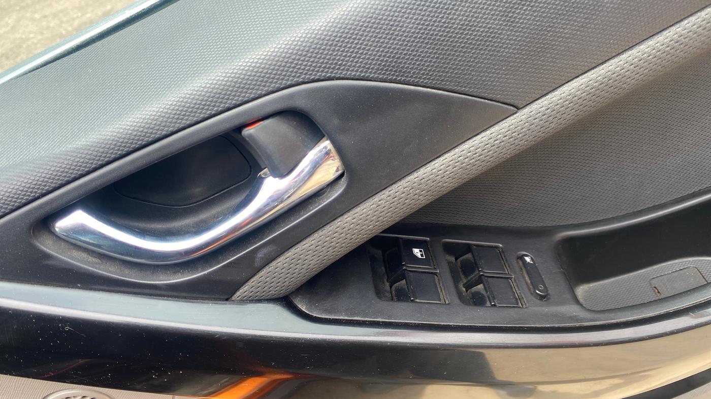 2019 Tata NEXON XZA PLUS PETROL, Petrol, Automatic, 63,170 km, Driver Side Door Panels Control