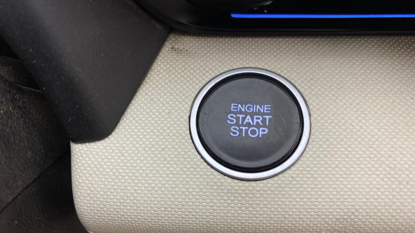 2023 Hyundai Verna SX 1.5 l MPI, CNG, Manual, 1,10,666 km, Keyless Start/ Stop Button