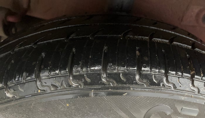 2014 Maruti Celerio VXI AMT, Petrol, Automatic, 1,08,527 km, Right Rear Tyre Tread