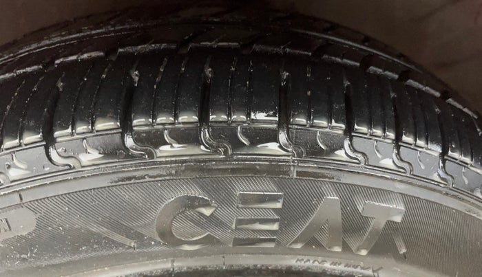 2014 Maruti Celerio VXI AMT, Petrol, Automatic, 1,08,527 km, Left Front Tyre Tread
