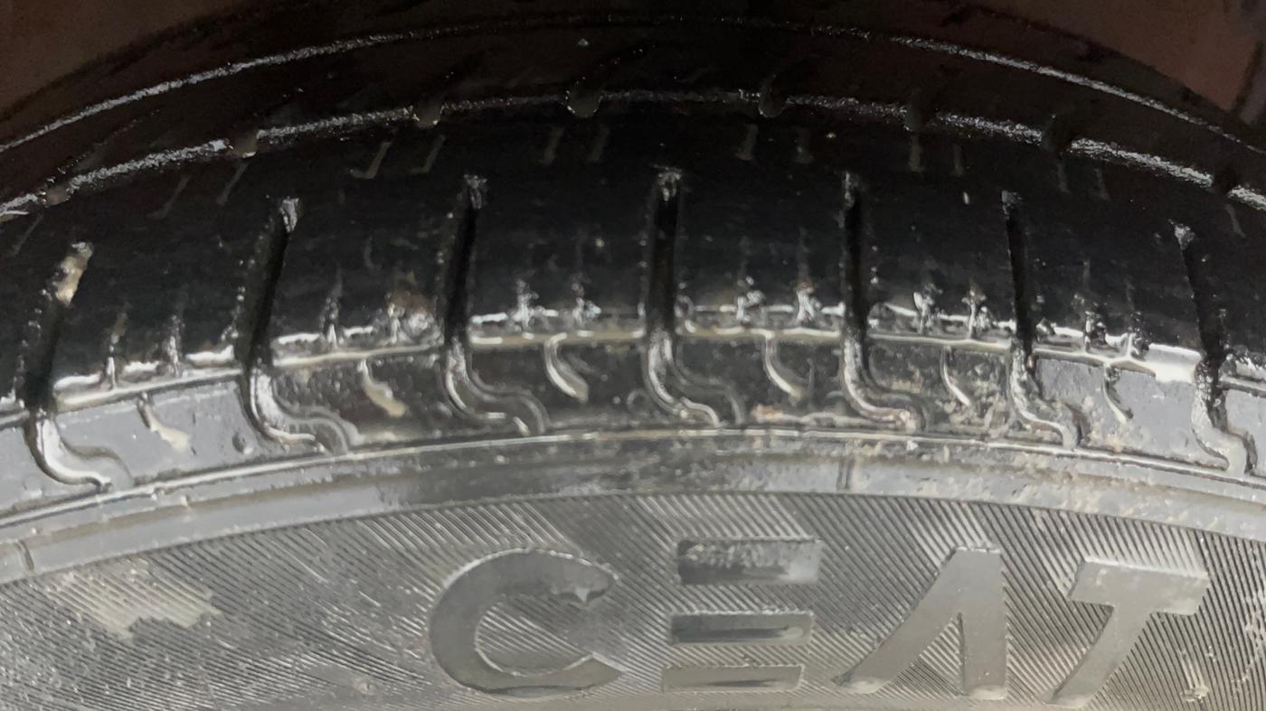 2014 Maruti Celerio VXI AMT, Petrol, Automatic, 1,08,527 km, Right Front Tyre Tread