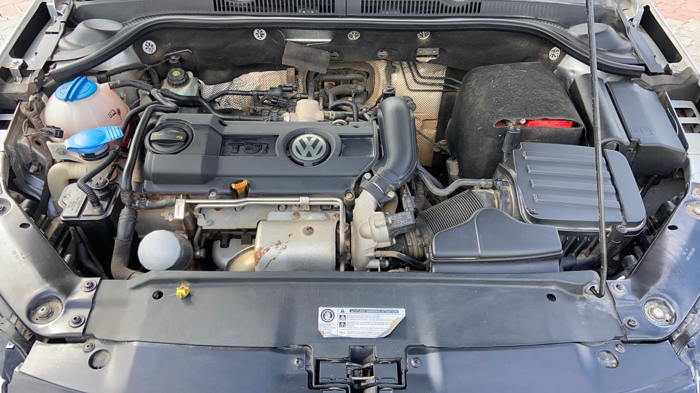 2016 Volkswagen Jetta COMFORTLINE TSI, Petrol, Manual, 98,462 km, Engine View