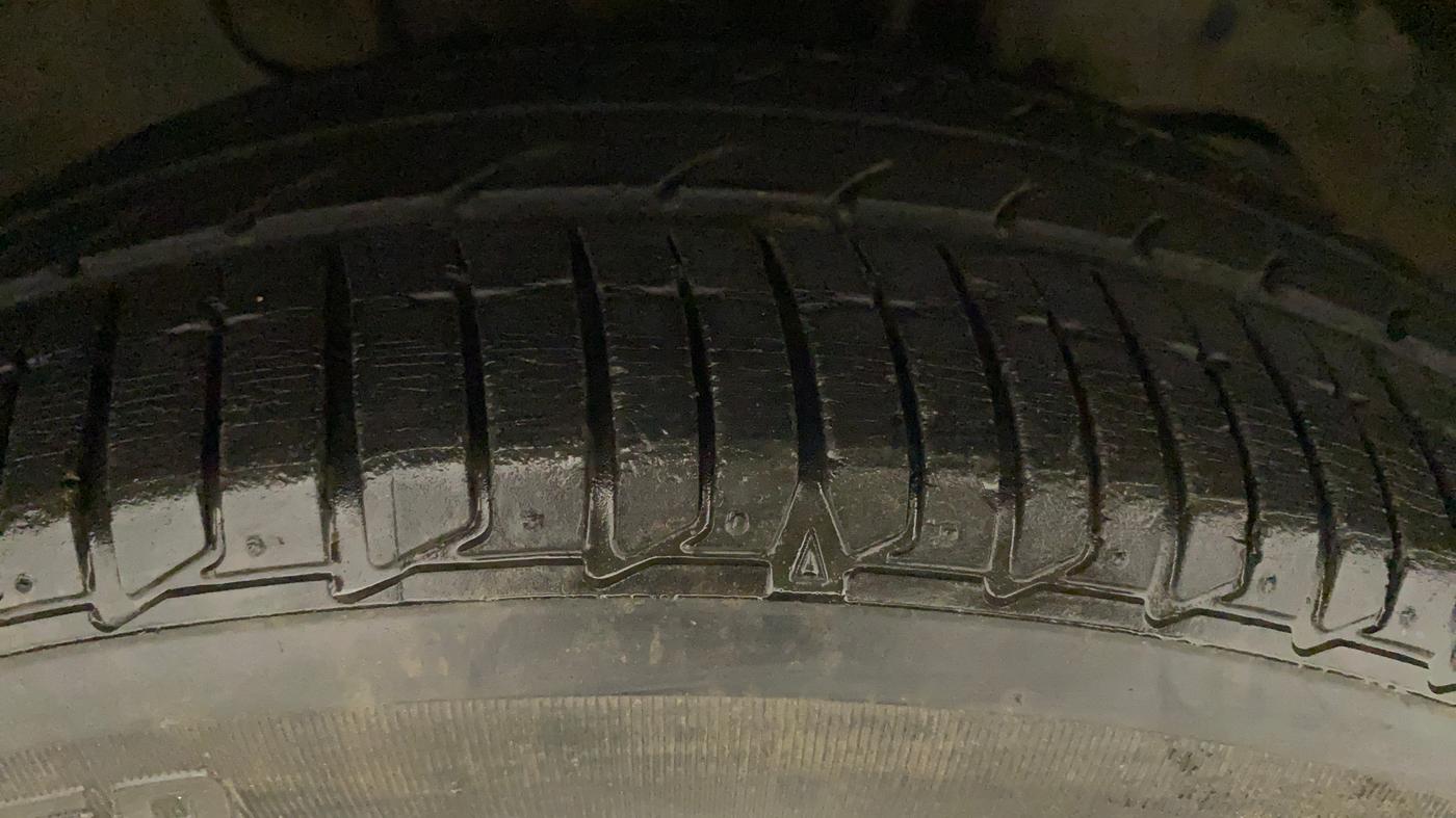 2018 Tata TIGOR XZA PETROL, Petrol, Automatic, 37,241 km, Right Front Tyre Tread