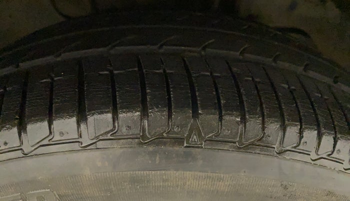 2018 Tata TIGOR XZA PETROL, Petrol, Automatic, 37,241 km, Right Front Tyre Tread