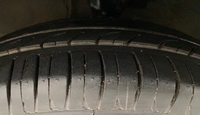2012 Hyundai i10 SPORTZ 1.2, Petrol, Manual, 67,506 km, Left Front Tyre Tread
