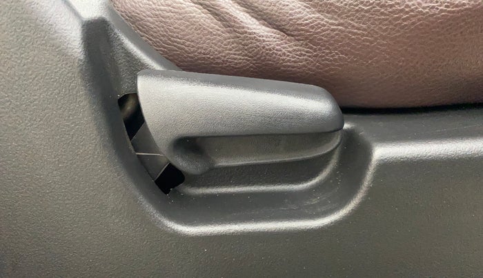 2013 Maruti Wagon R 1.0 VXI, Petrol, Manual, 24,304 km, Driver Side Adjustment Panel