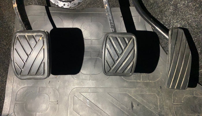 2013 Maruti Wagon R 1.0 VXI, Petrol, Manual, 24,304 km, Pedals