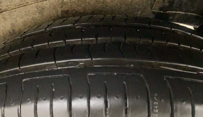 2013 Maruti Wagon R 1.0 VXI, Petrol, Manual, 24,304 km, Left Rear Tyre Tread