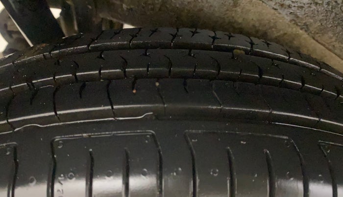 2013 Maruti Wagon R 1.0 VXI, Petrol, Manual, 24,304 km, Right Rear Tyre Tread