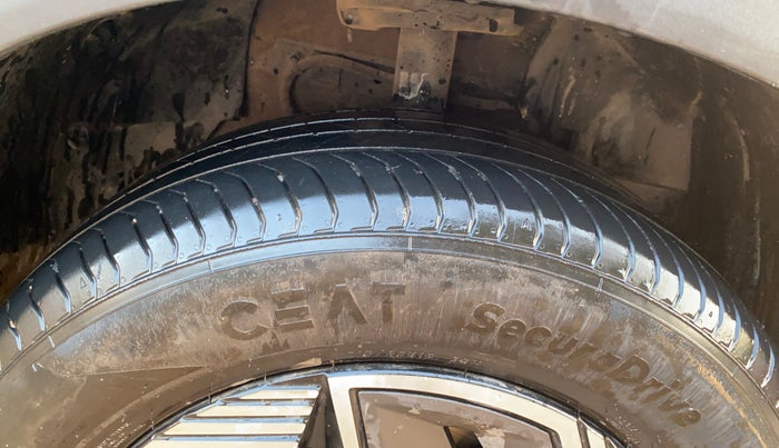 2024 Tata NEXON Creative Plus 1.2 iCNG, CNG, Manual, 19,465 km, Right Front Tyre Tread