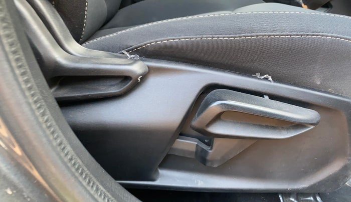 2024 Tata NEXON Creative Plus 1.2 iCNG, CNG, Manual, 19,465 km, Driver Side Adjustment Panel