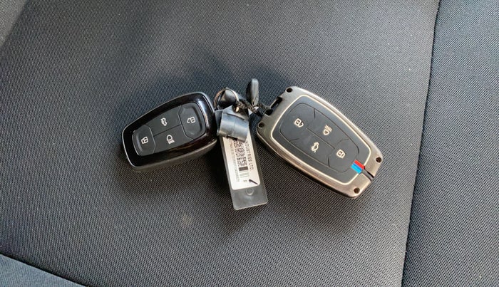 2024 Tata NEXON Creative Plus 1.2 iCNG, CNG, Manual, 19,465 km, Key Close Up