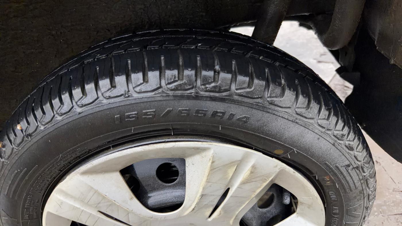 2016 Maruti Wagon R 1.0 VXI, Petrol, Manual, 29,409 km, Left Rear Tyre Tread