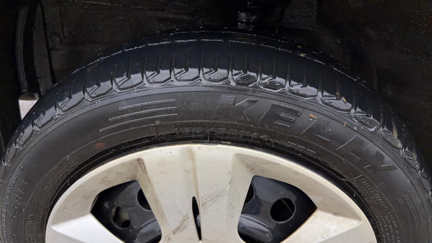 2016 Maruti Wagon R 1.0 VXI, Petrol, Manual, 29,409 km, Left Front Tyre Tread