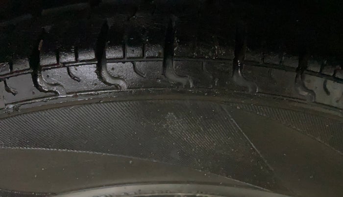 2012 Hyundai i10 MAGNA 1.2, Petrol, Manual, 70,879 km, Left Front Tyre Tread