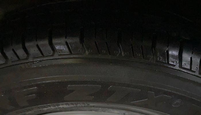 2012 Hyundai i10 MAGNA 1.2, Petrol, Manual, 70,879 km, Right Rear Tyre Tread