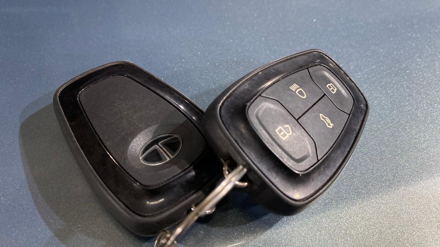 2021 Tata PUNCH ACCOMPLISHED MT, Petrol, Manual, 23,047 km, Key Close Up